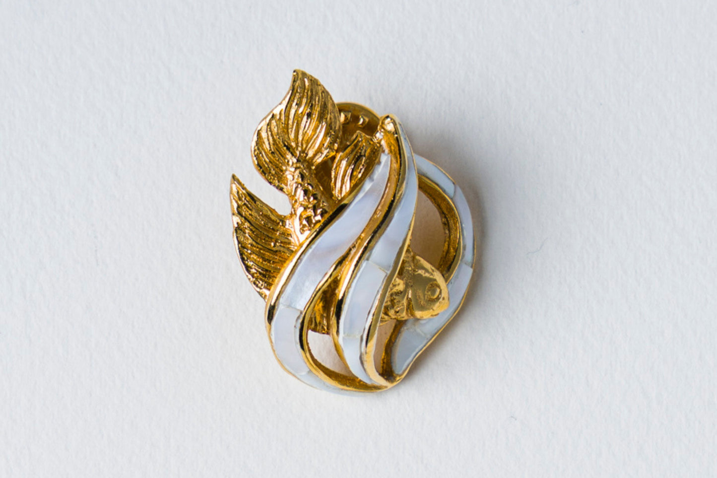 Triton's Brooch: Fish in White Cabebe Shell