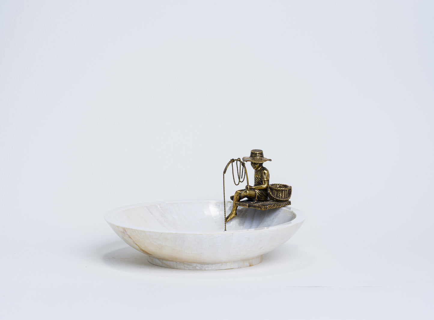 Fisherman Candy dish in White Cabebe Shell