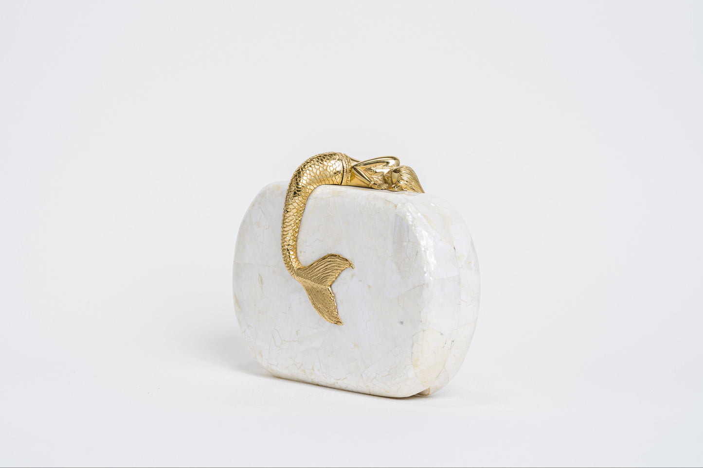 Siren Minaudiere in White Cabebe Shell