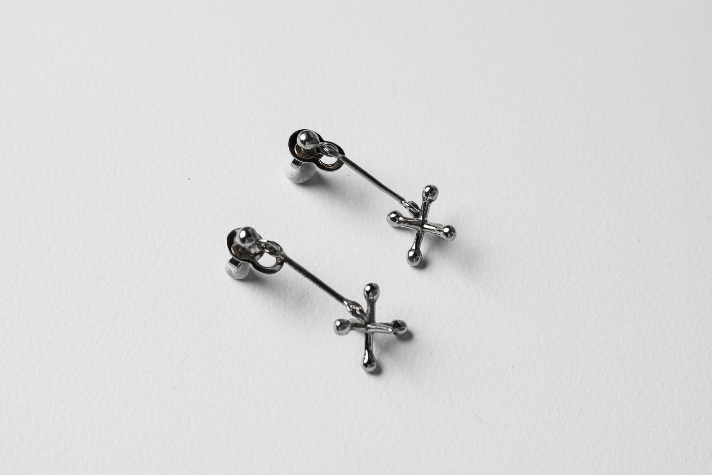 Jackstone Dangling Earrings plated in Silver