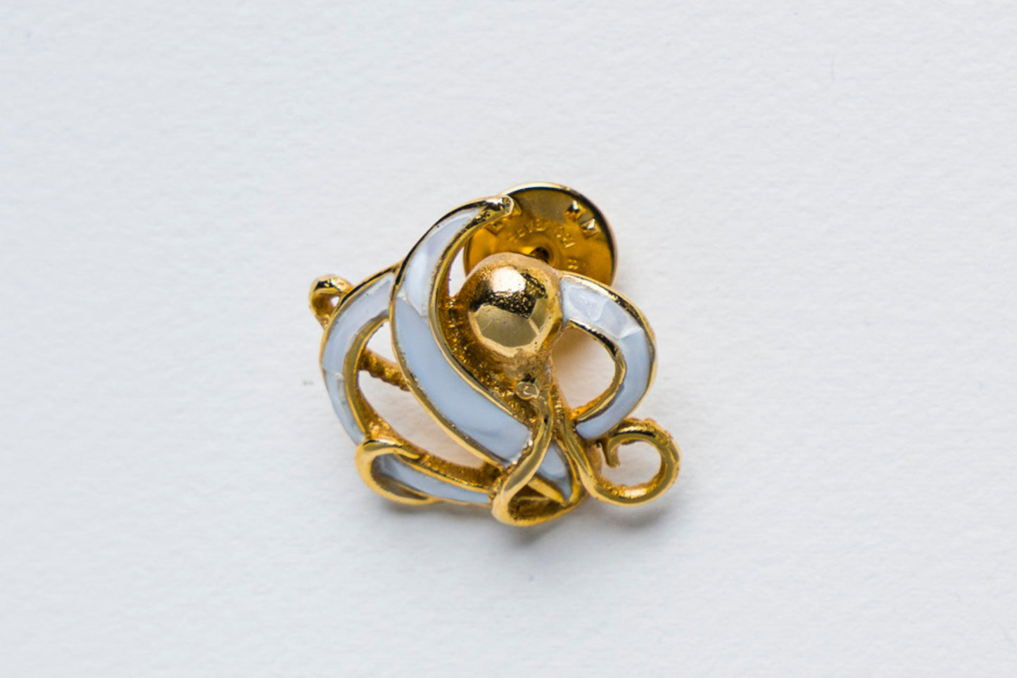 Triton's Brooch: Octopus in White Cabebe Shell