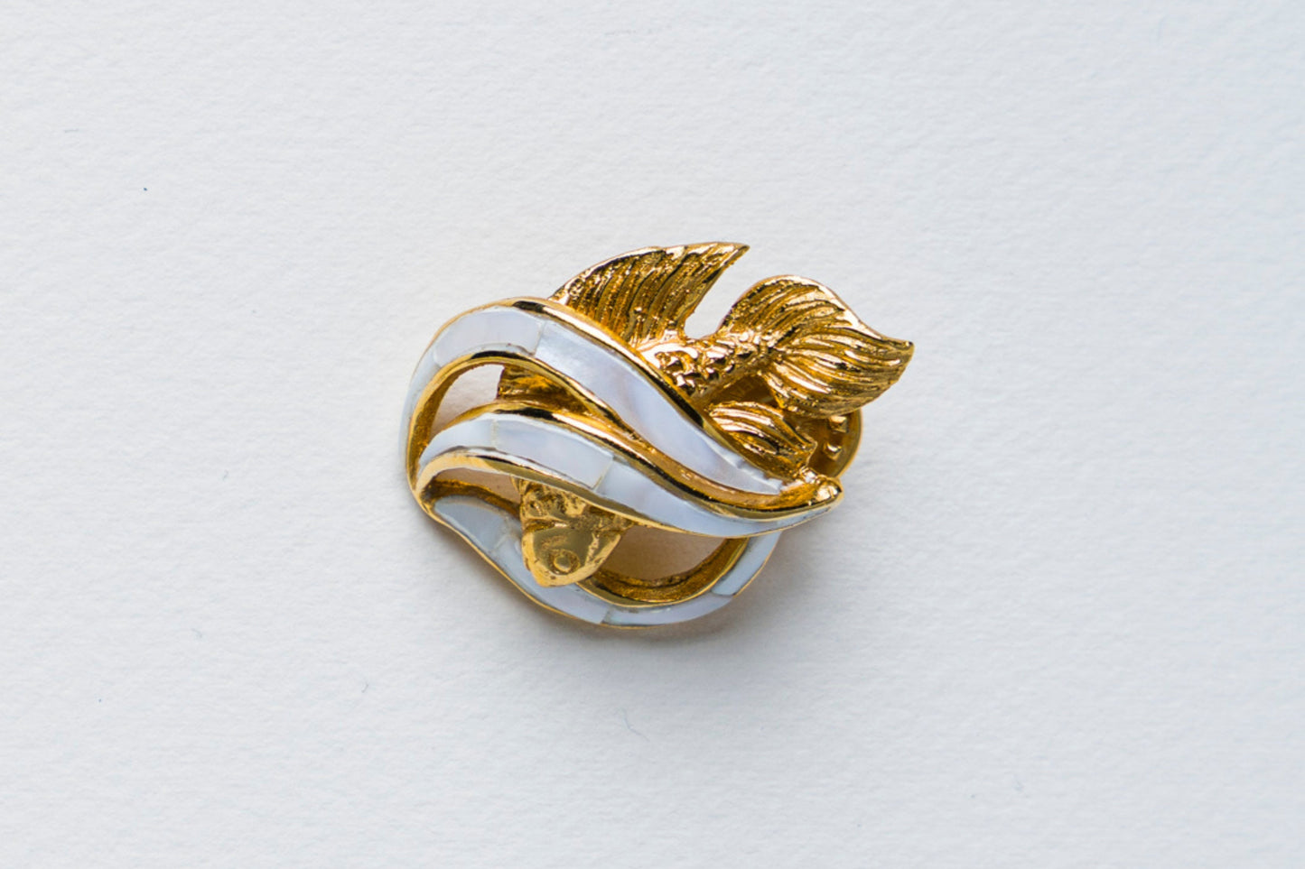 Triton's Brooch: Fish in White Cabebe Shell
