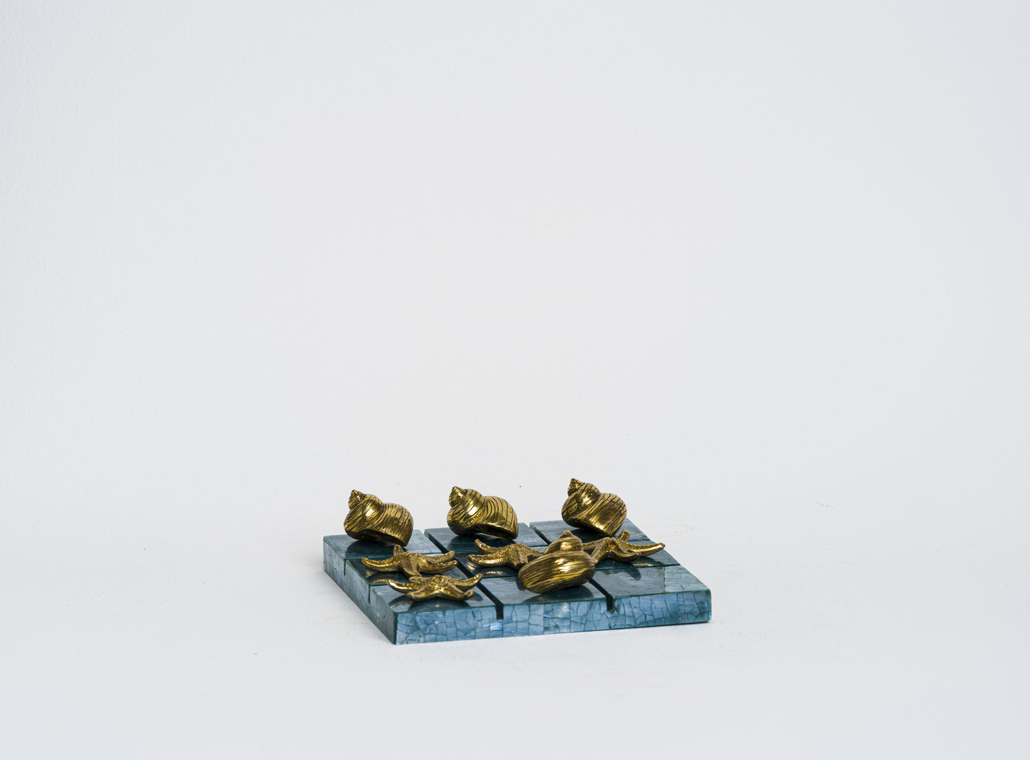Tic Tac Toe in Blue Hammer Shell