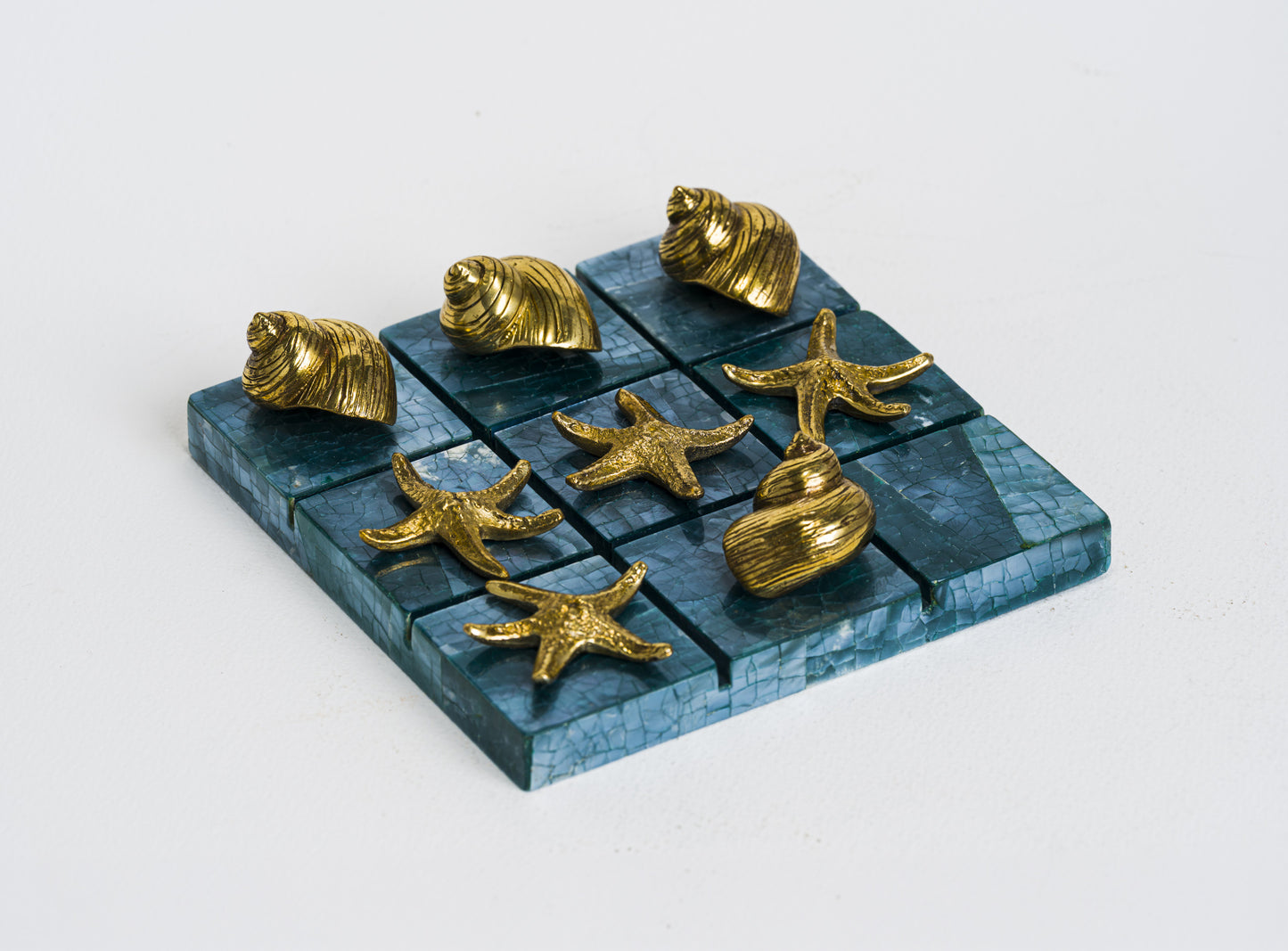 Tic Tac Toe in Blue Hammer Shell