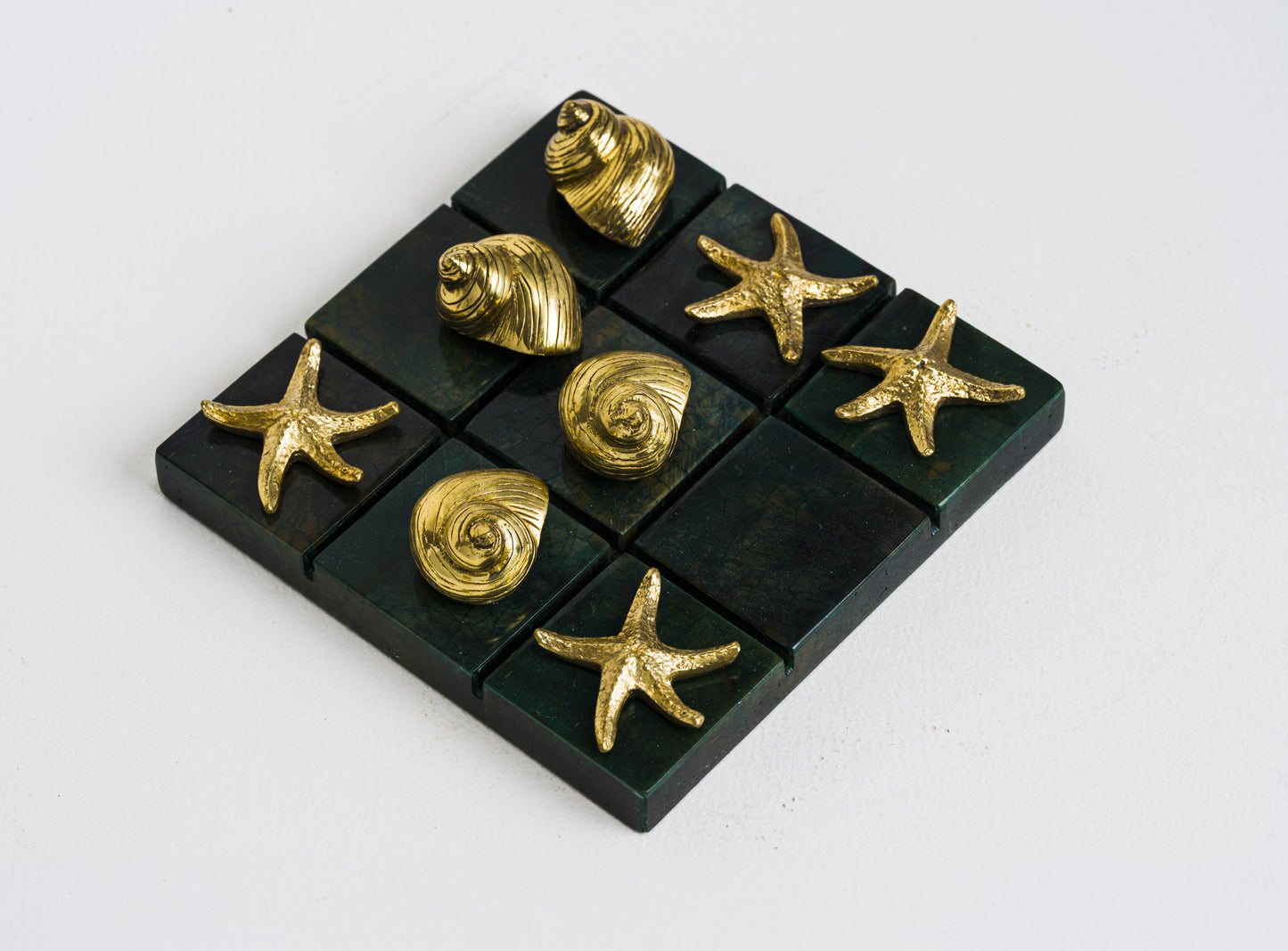 Tic Tac Toe in Emerald Green Pen Shell