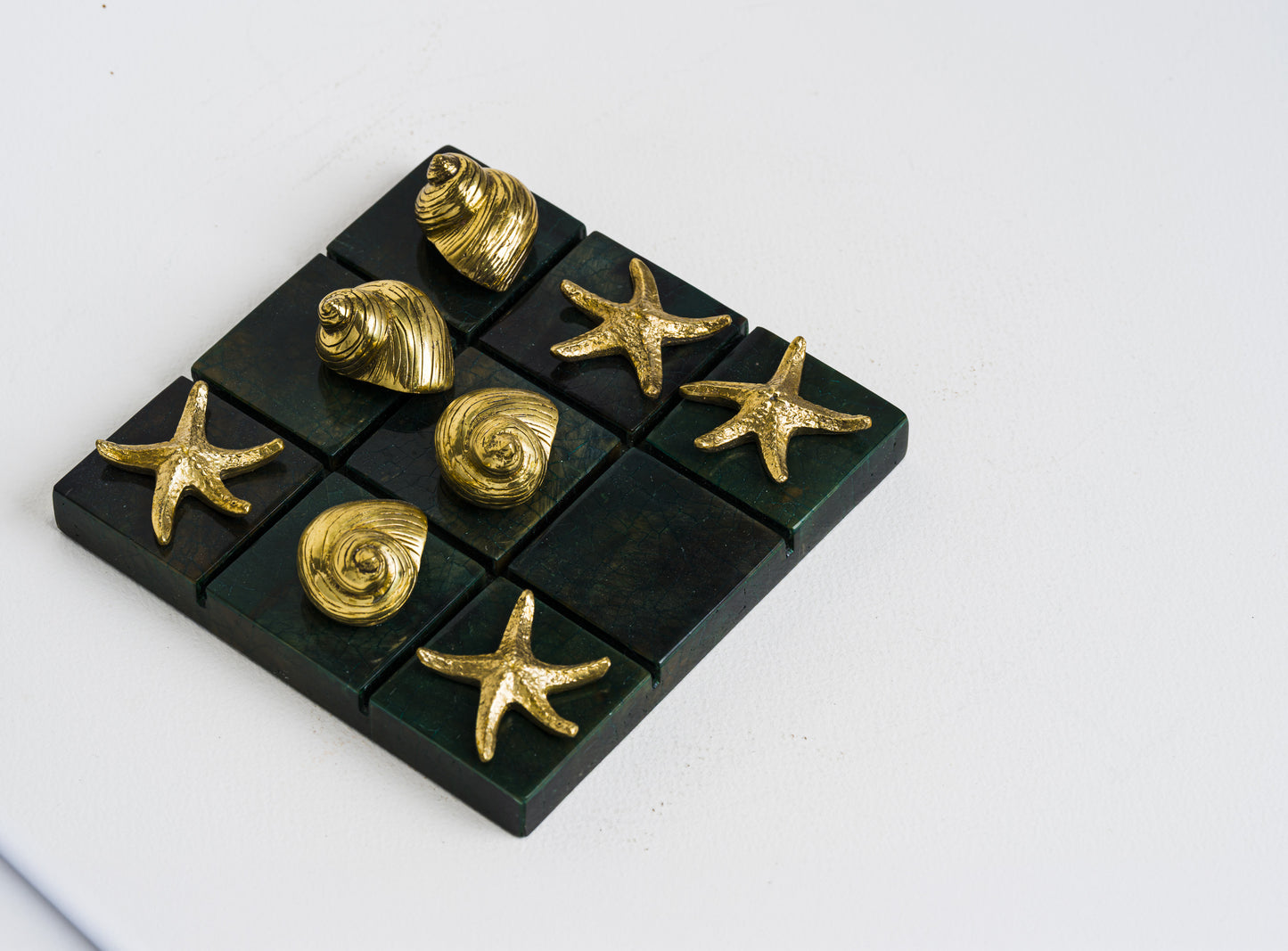 Tic Tac Toe in Emerald Green Pen Shell