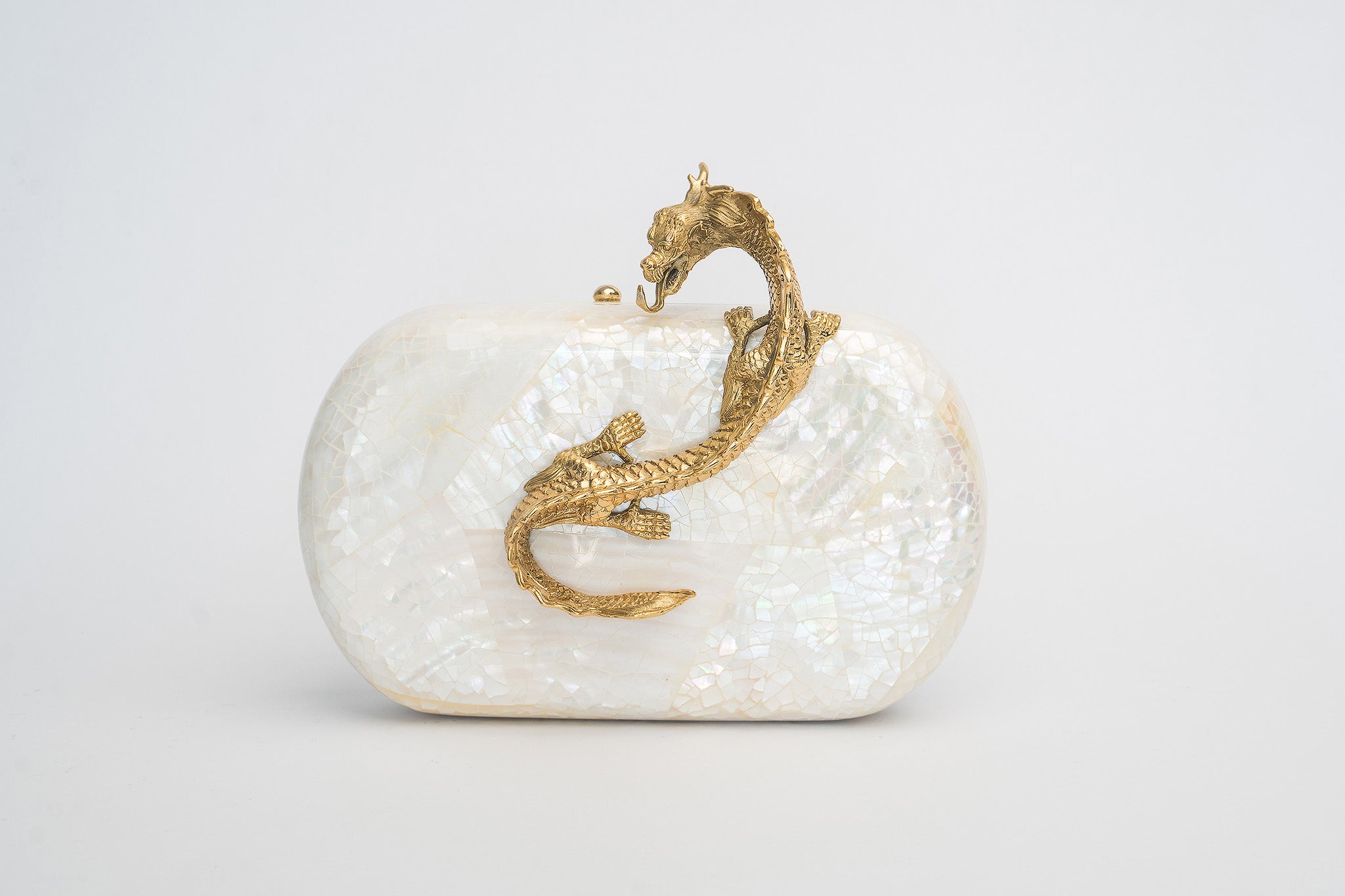 Suzy Wong Minaudière in White Cabebe Shell – Neil Felipp