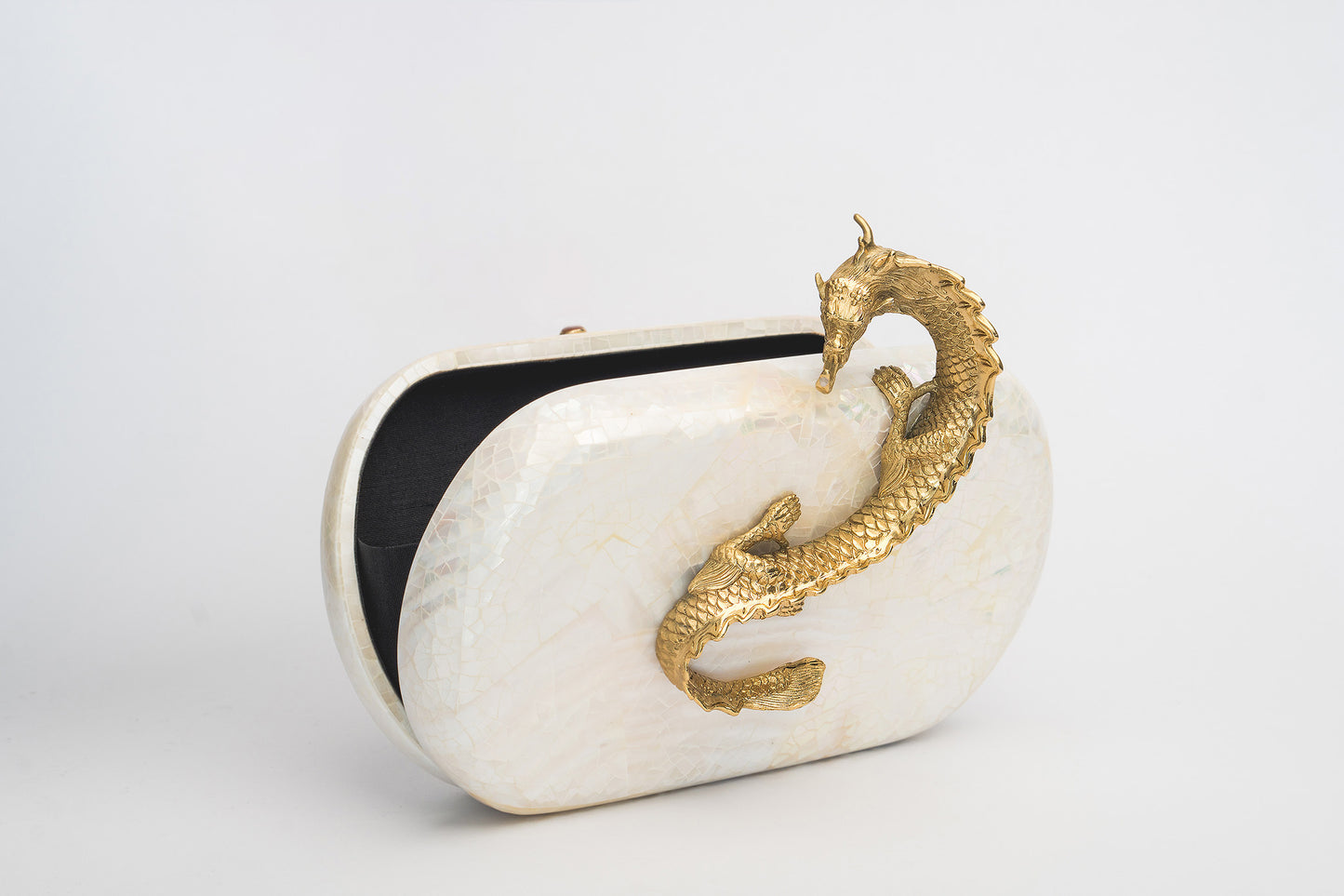 Suzy Wong Minaudière in White Cabebe Shell